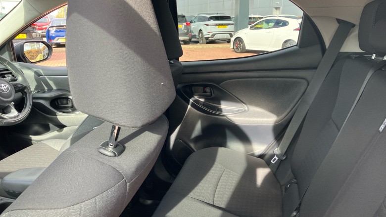 Toyota Yaris 1.5 Hybrid Design 5dr CVT Hybrid Hatchback